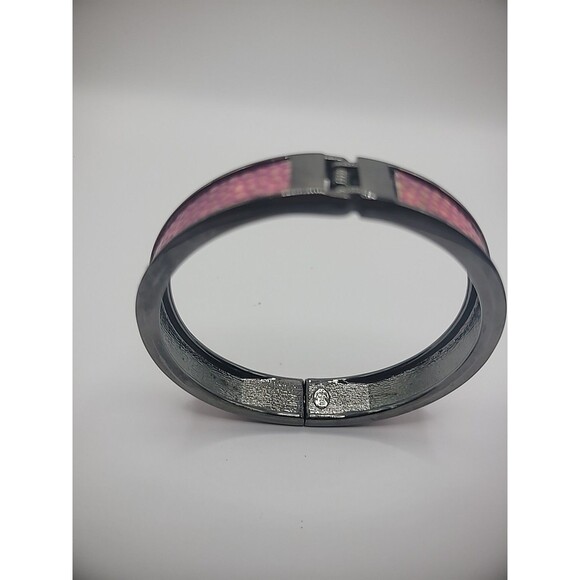 Vintage Premier Designs Bracelet Bangle Pink Faux Scales Gray Tone Hinged - Picture 15 of 15